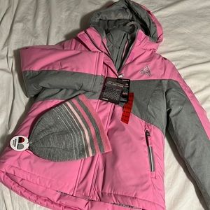 3 in 1 jacket. This Amazing jacket can be worn all year round.